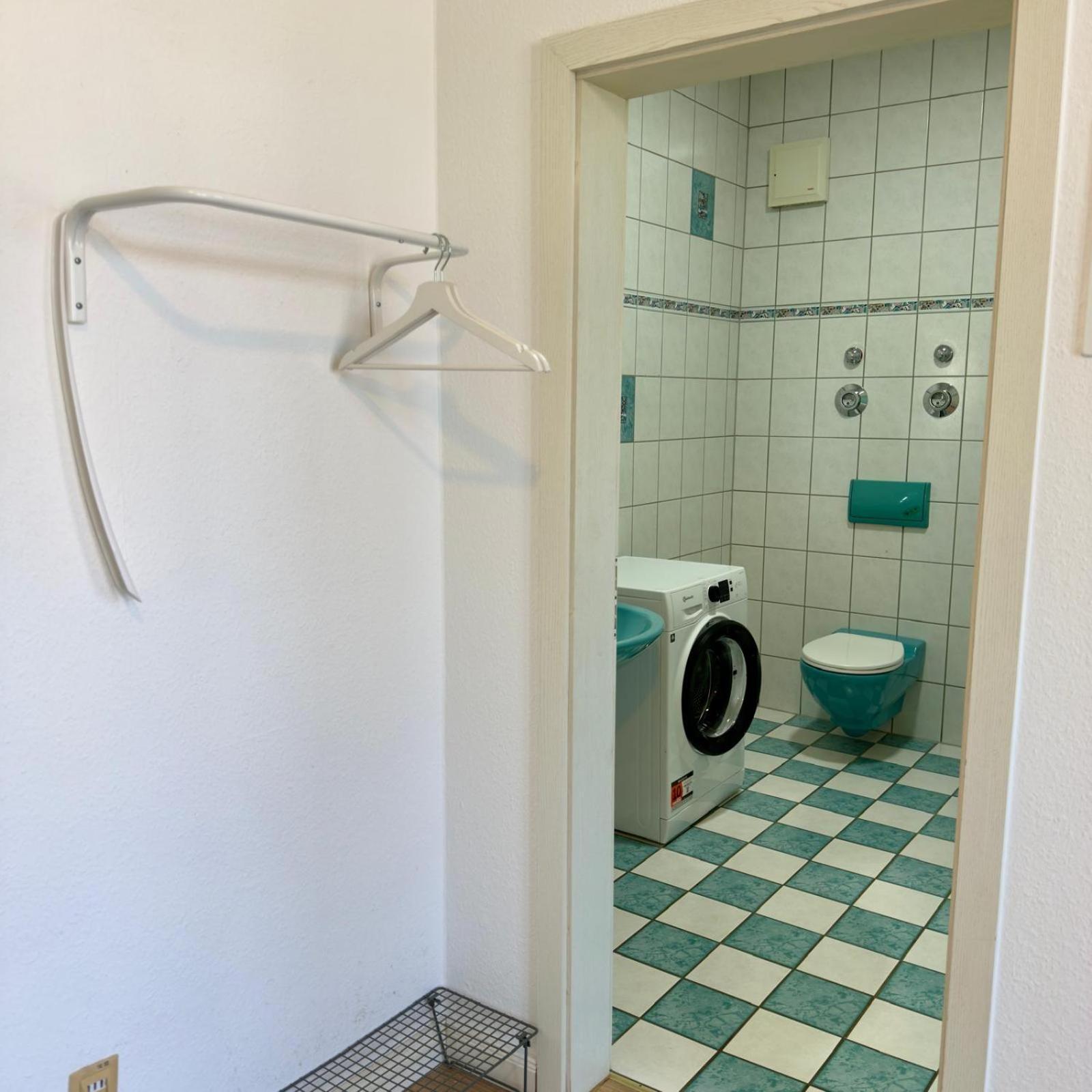 Raha Apartments - Charmantes Studio-Apartment - Hbf - Gratis Parkplatz エアフルト エクステリア 写真