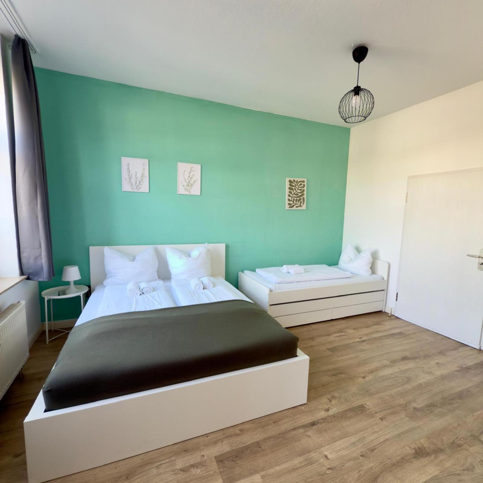 Raha Apartments - Charmantes Studio-Apartment - Hbf - Gratis Parkplatz エアフルト エクステリア 写真