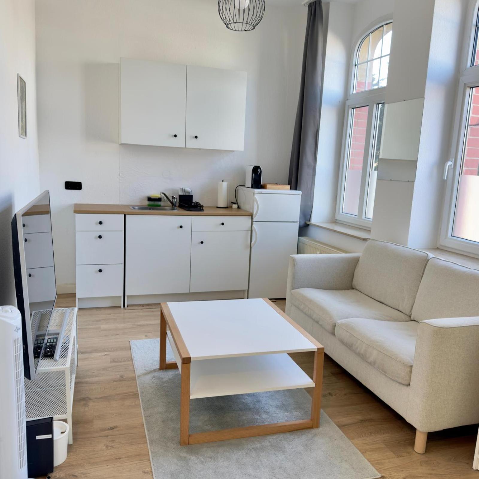 Raha Apartments - Charmantes Studio-Apartment - Hbf - Gratis Parkplatz エアフルト エクステリア 写真