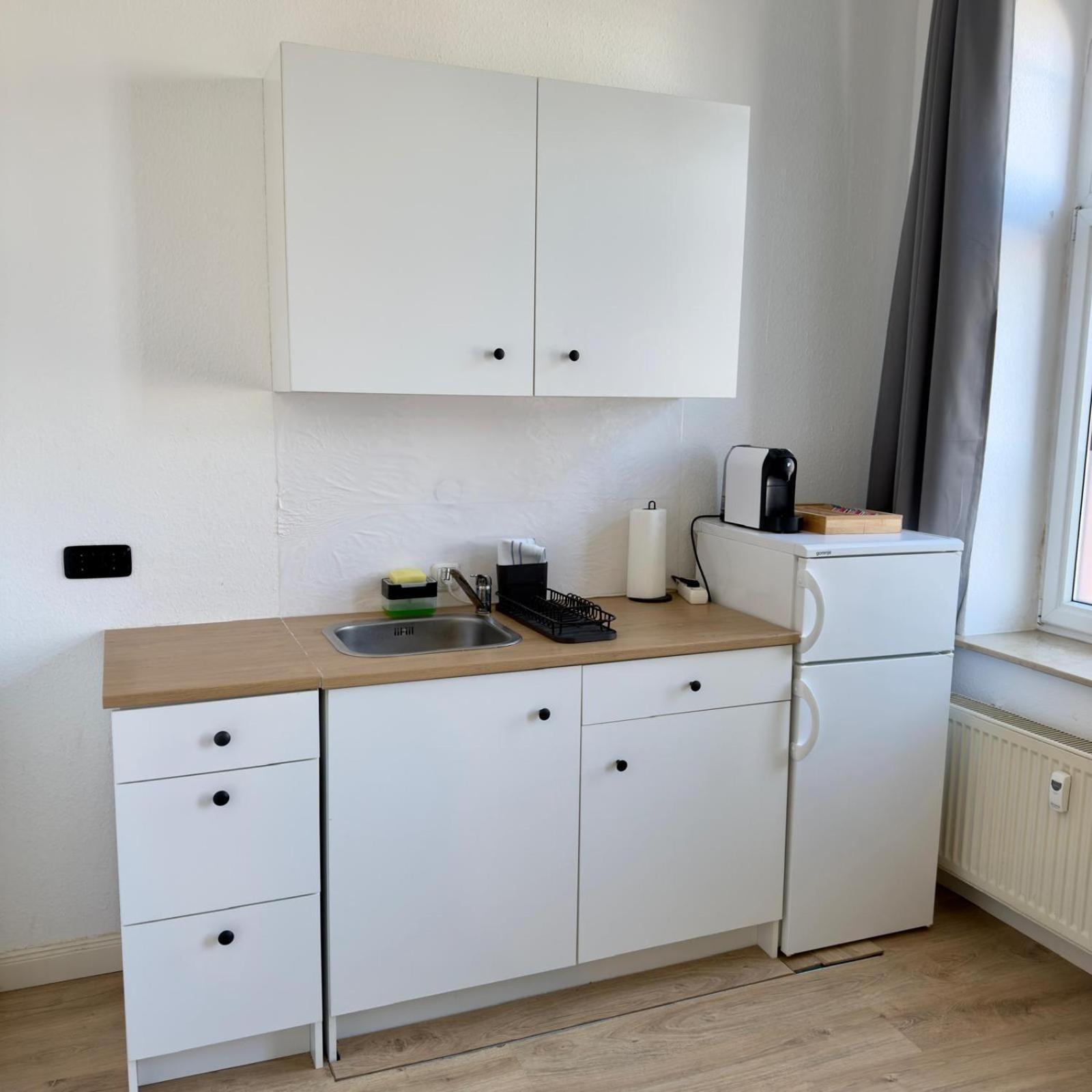 Raha Apartments - Charmantes Studio-Apartment - Hbf - Gratis Parkplatz エアフルト エクステリア 写真